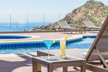 هتل Hampton Inn & Suites By Hilton Los Cabos