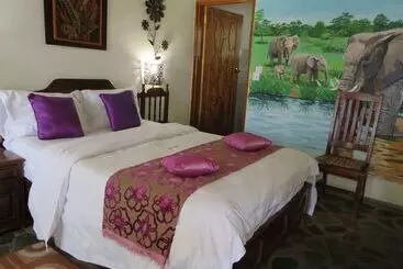 בית מלון כפרי Parrot Lodge