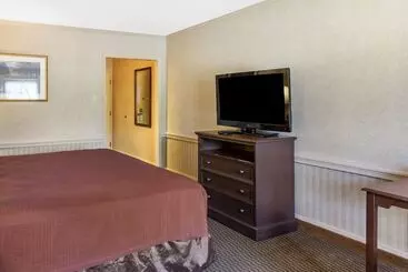 Отель The Riverstone Inn