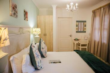 פנסיון 305 Guest House