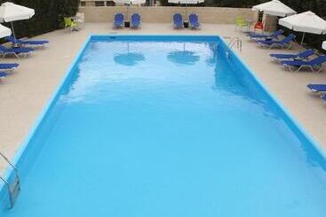 Polyxeni Hotel Apartments