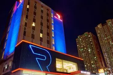 Hotel Red Planet Makati Amorsolo