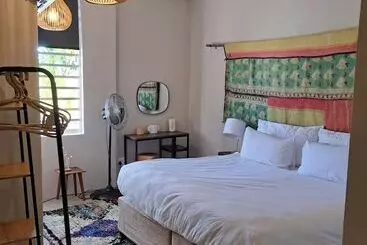 Pensão The Big Luxury Backpackers