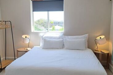 פנסיון The Big   Luxury Backpackers