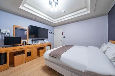 בית מלון כפרי Daejeon Yuseong Luxury