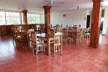 هتل Real Costa Inn