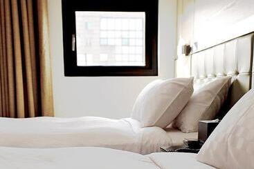 Royal Group Hotel Ho Yi Branch