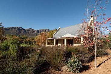 بيت ريفى La Petite Dauphine