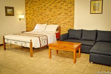 Пансион Villa 33