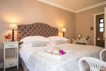 بيت ريفى The Post House Hotel   No Children Under The Age Of 16yrs