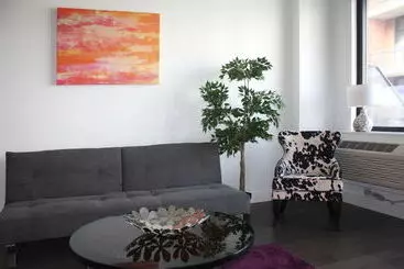 هتل آپارتمان Dharma Home Suites At The Arts District