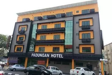 Otel Padungan