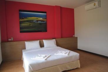 호텔 Palm Driving Range & Resort