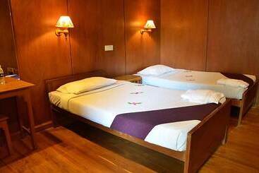 هتل Aung Mingalar