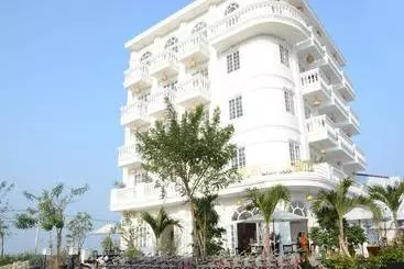 هتل Golden Sunset