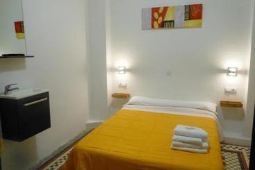 فندق Pensión Alicante By Moontels