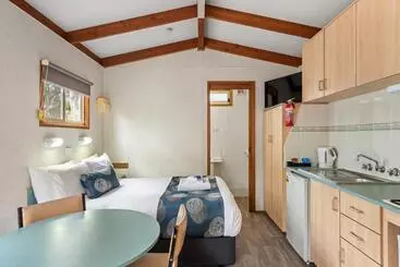 فندق Discovery Parks Clare