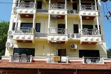 בית מלון כפרי Amorn Mansion