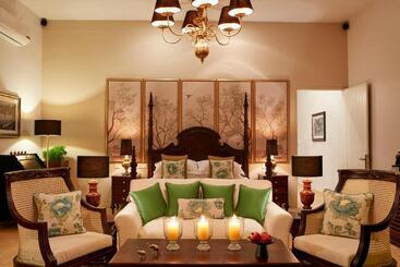 Отель Ekho Lake House