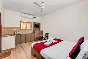 هتل Season 4 Residences  Thiruvanmiyur Near Tidel Park Apollo Proton Cancer Center And Iit Madras Resear