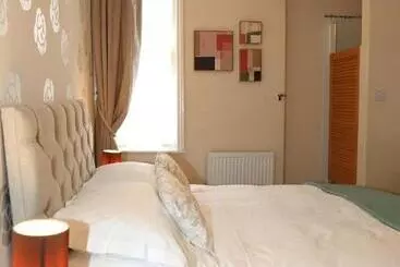 Пансион The Waves