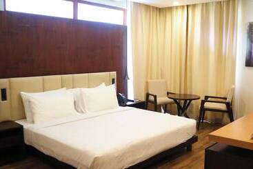 Dolores Tropicana Resort