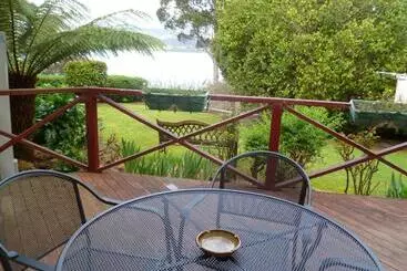 Отель Donalea Bed And Breakfast & Riverview Apartment