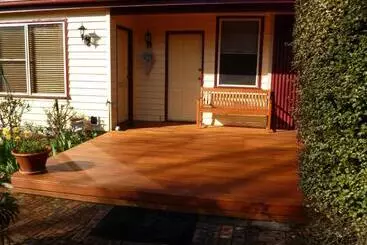 Hotelli Donalea Bed And Breakfast & Riverview Apartment