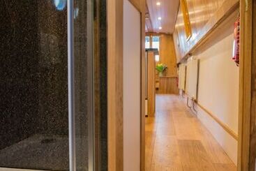 Hotel Narrowboat Puzzle