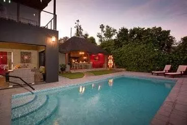 膳宿费 Miles B&b Guest House