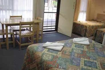 Sanctuary Park Motel