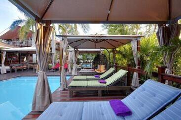 ユースホステル Urban Glamping Tranquil International Backpacking Village