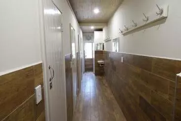 Schronisko Urban Glamping Tranquil International Backpacking Village