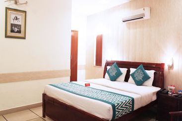 Collection O 2356 Hotel Gian Residency