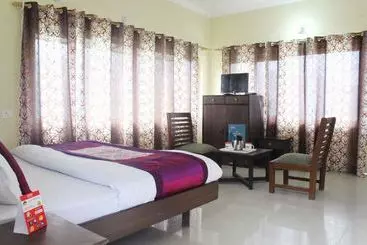 هتل Oyo Rooms Kempty Falls Mussoorie