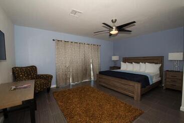 هتل Thunderbird Boutique