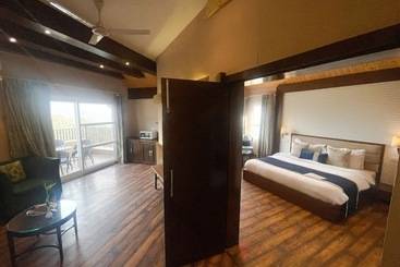 בית מלון כפרי Regenta Resort Exotica Dharamshala On Hilltop