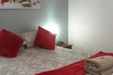 汽车旅馆 The Nosh & Nod Avon Terrace