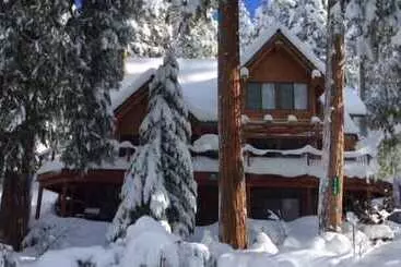 Mökkimajoitus Scenic Wonders Tioga Logs 3 Bedrooms