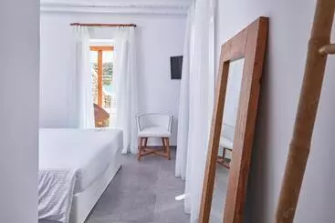 Pensió Mykonos Waves Beach House & Suites