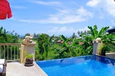 ペンション Pink House Breakfast Include