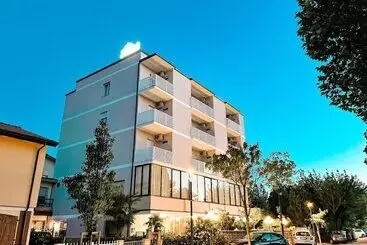 هتل Sara Cesenatico