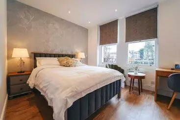 ベッドアンドブレックファースト The Avonmore Olympia