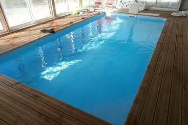 ペンション Cabane Familiale Tout Confort Avec Jardin, Animaux, Piscine Chauffée Et étangs à Saint Thomas De Cou