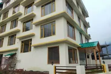 Hotelli Lotus Inn Rohtang View