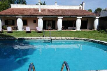 پانسیون Very Quiet Place