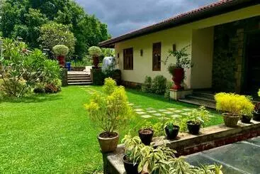 Panzió Lanka Golf Villa Collection Villa Gelian