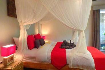 ペンション Maylie Bali Villa & Bungalows