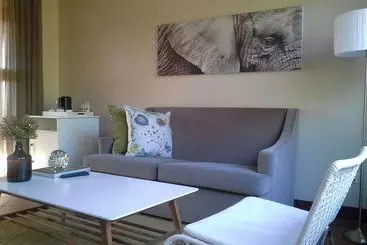 هتل Acacia Farm Lodge