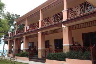 リゾートホテル Paradise Bungalows